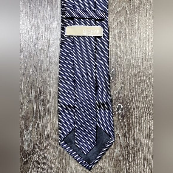 Michael Kors Men's Silk Tie - Picture 5 of 6